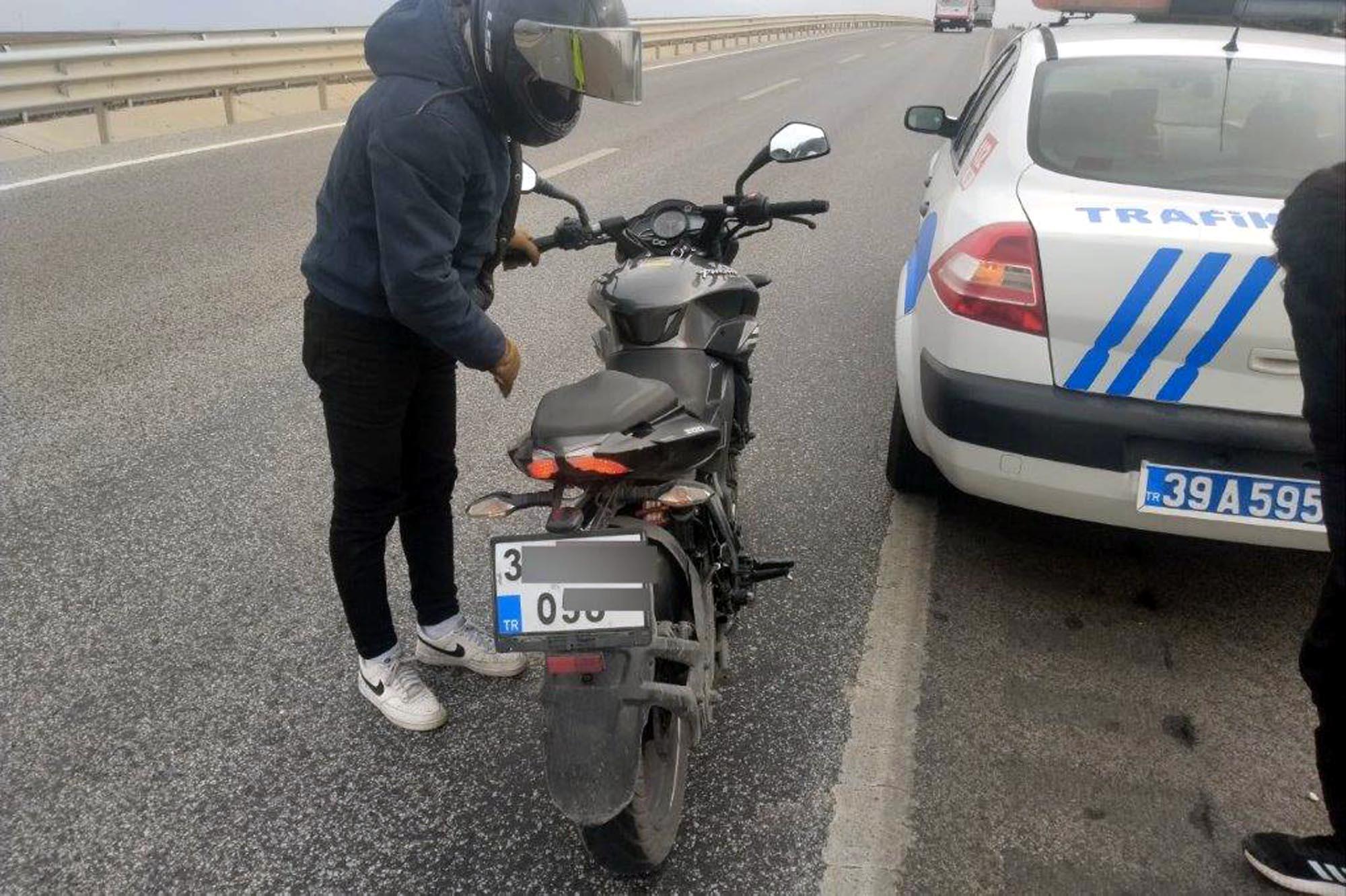 Hız ihlali için plakaları sökülen 22 araç trafikten menedildi Hız ihlali için plakaları sökülen 22 araç trafikten menedildi