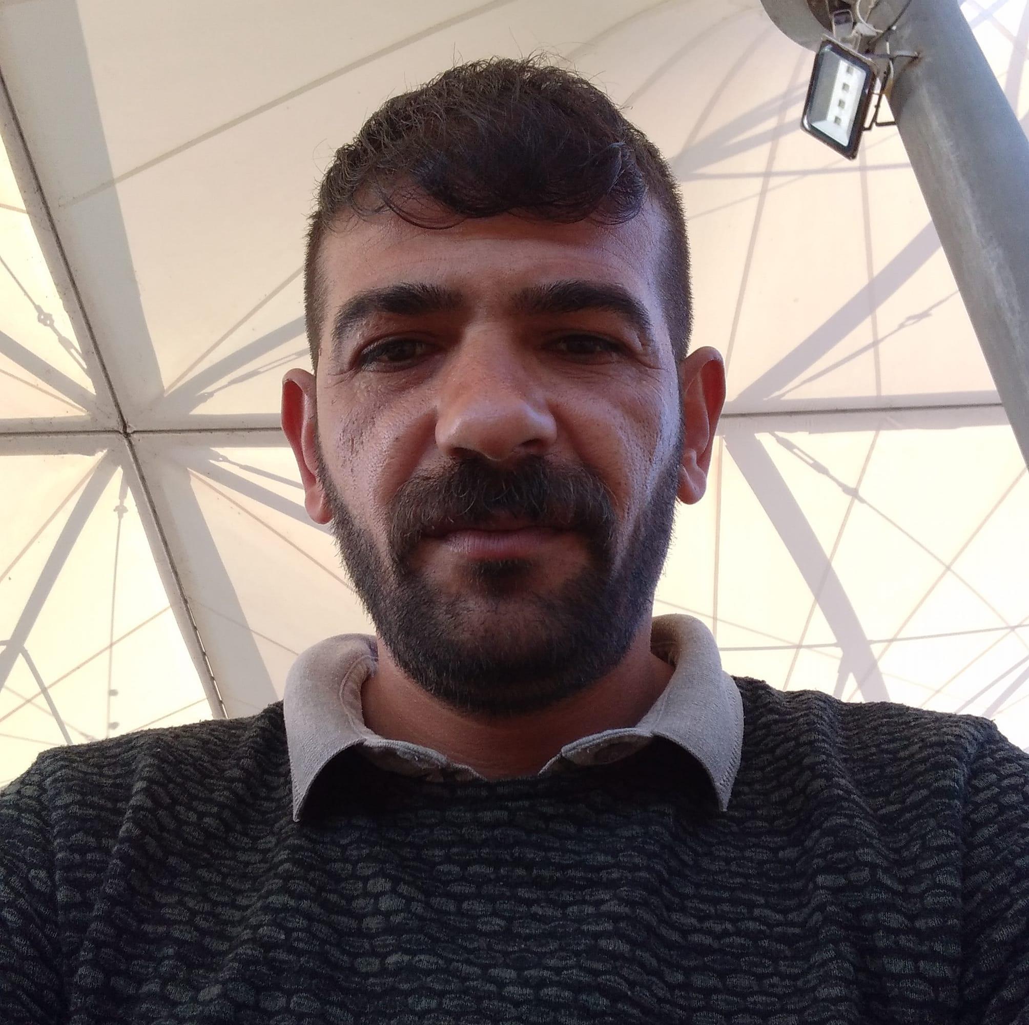 Husumetlilerinin bulunduğu otomobile ateş açtı: 1 ölü, 2 yaralı (2) Husumetlilerinin bulunduğu otomobile ateş açtı: 1 ölü, 2 yaralı (2)