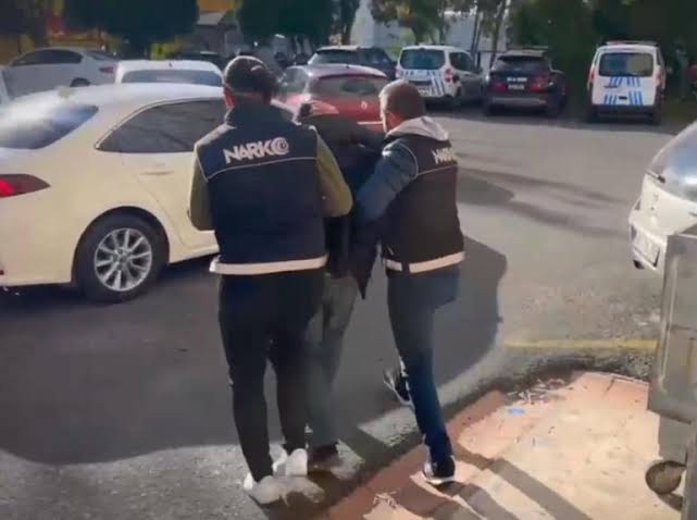 157 Polisle Eş Zamanlı Operasyon: 8 Gözaltı