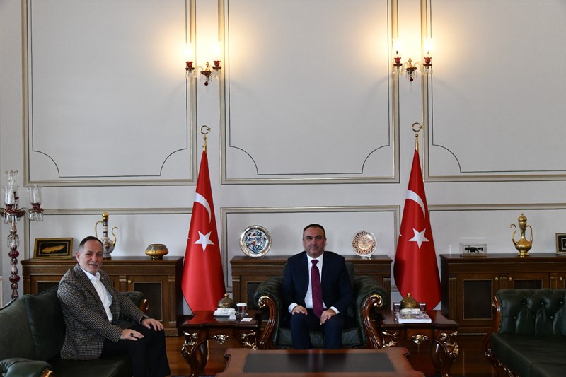 İskenderun Eski Belediye Başkanı Vali Soytürk’ü Ziyaret Etti İskenderun Eski Belediye Başkanı Vali Soytürk’ü Ziyaret Etti