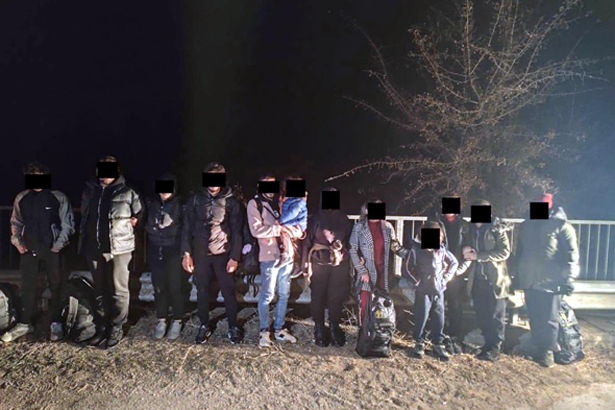 Kırklareli’de 190 kaçak göçmen yakalandı Kırklareli’de 190 kaçak göçmen yakalandı
