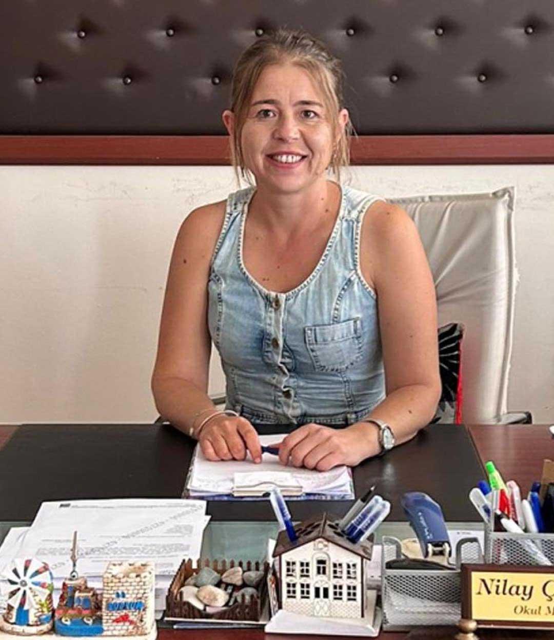 Oğlunun, uyurken bıçaklayarak öldürdüğü anne son yolculuğuna uğurlandı Oğlunun, uyurken bıçaklayarak öldürdüğü anne son yolculuğuna uğurlandı