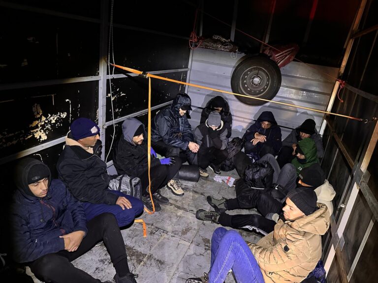 Tekirdağ’da 28 kaçak göçmen, 4 organizatör yakalandı