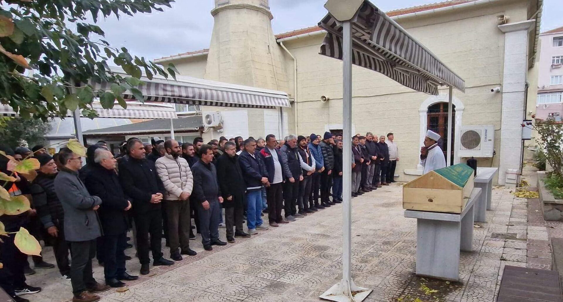 Tekirdağ’da evde tabanca ile vurulan 2 kız çocuğu defnedildi Tekirdağ’da evde tabanca ile vurulan 2 kız çocuğu defnedildi