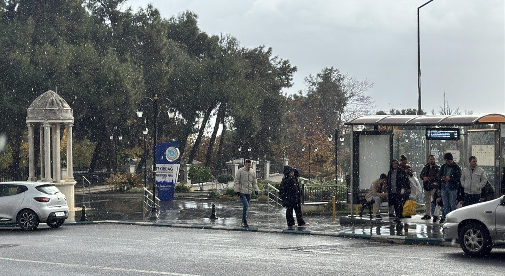 Tekirdağ’da sağanak etkili oldu Tekirdağ’da sağanak etkili oldu