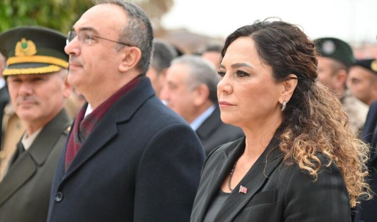 TEKİRDAĞ’IN KURTULUŞUNUN 102. YILDÖNÜMÜ ETKİNLİKLERİ ÇELENK SUNMA TÖRENİ İLE BAŞLADI