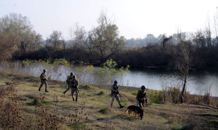 Yunanistan’a kaçmak isteyen 4 terör şüphelisi yakalandı