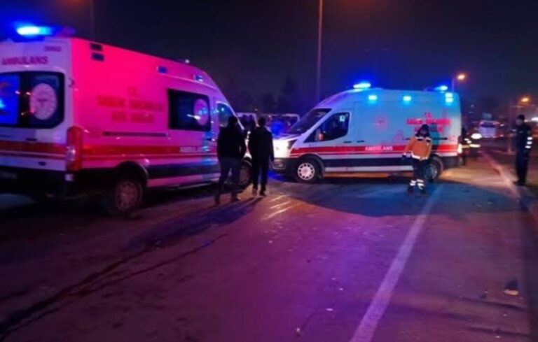 İşçi Servisi Kaza Yaptı: 4 Yaralı