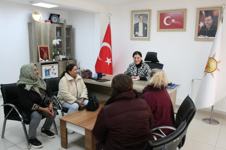 AK Parti’li Aksal, vatandaşlarla buluşarak sorunlarını dinledi