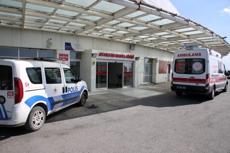 Annesinin elini bırakıp yola çıkan 6 yaşındaki İbrahim’e otomobil çarptı