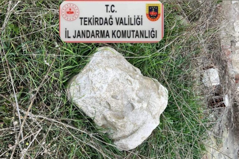 Binanın bahçesinde Roma dönemine ait sütun başlığı bulundu | Çorlu’da Haber