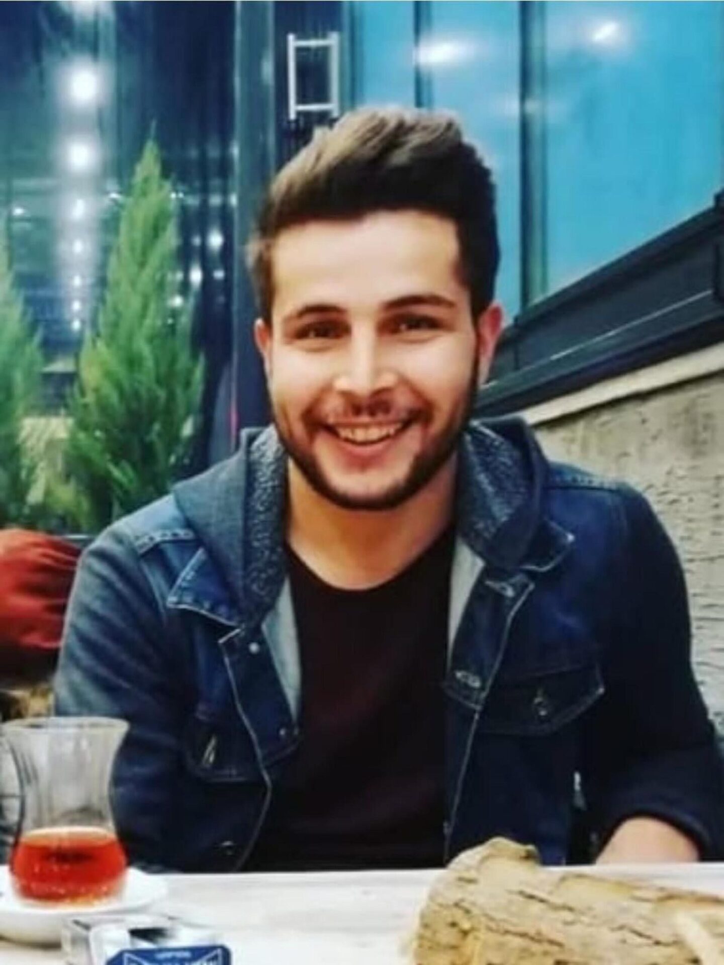 Fabrikada forklift ile demir dolap arasına sıkışan işçi öldü Fabrikada forklift ile demir dolap arasına sıkışan işçi öldü
