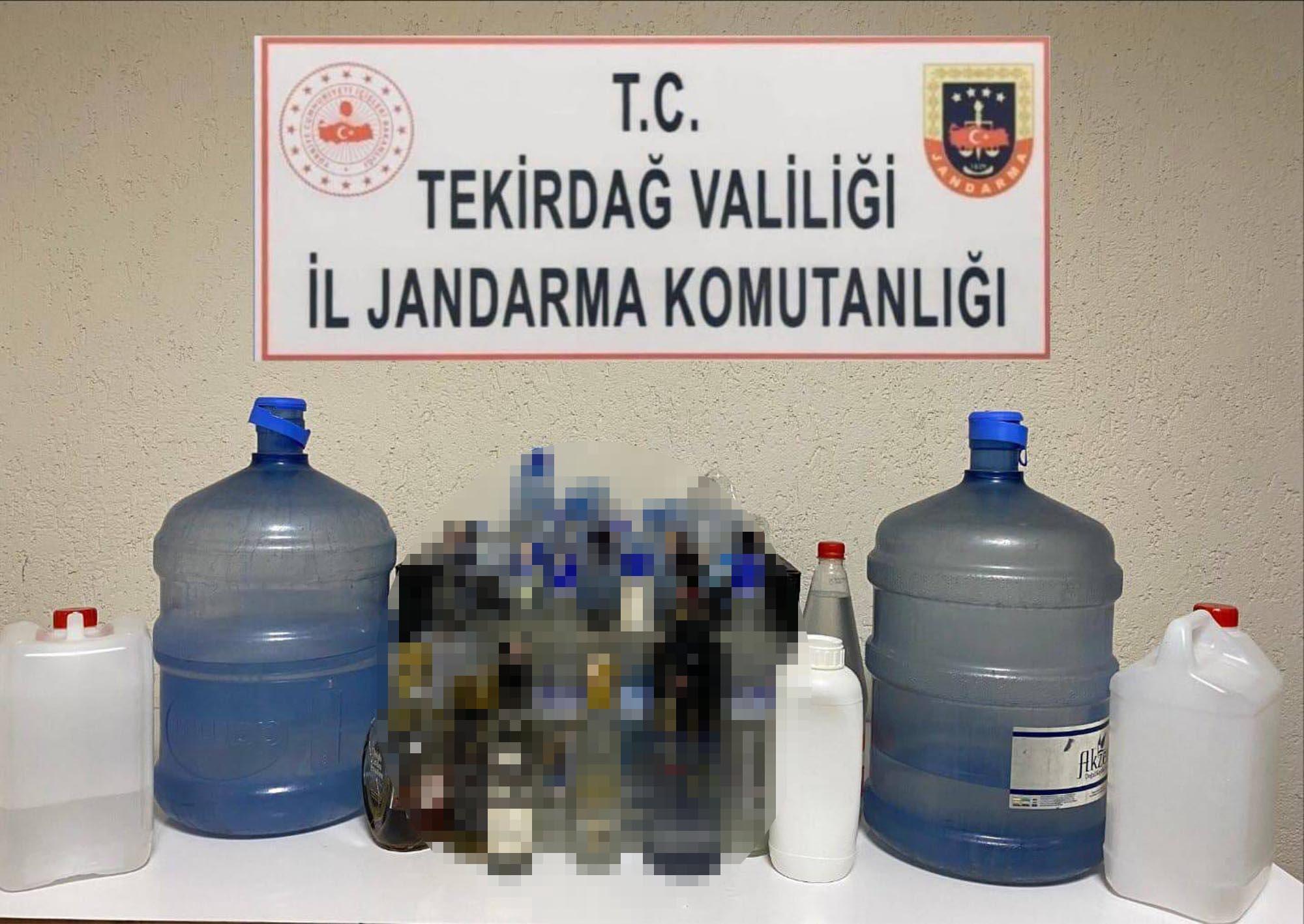 İş yerinde sahte içki ele geçirilen şüpheli gözaltında İş yerinde sahte içki ele geçirilen şüpheli gözaltında