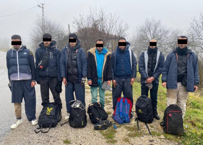 Kırklareli’de 75 düzensiz göçmen yakalandı