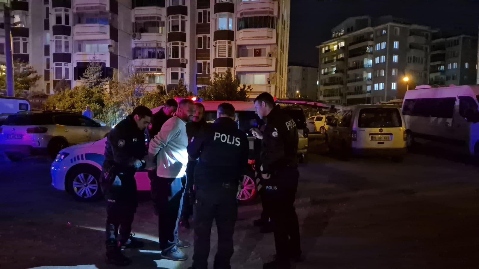 Polise mukavemet gösteren 2 TIR şoförüne gözaltı Polise mukavemet gösteren 2 TIR şoförüne gözaltı