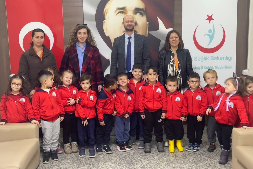 Süleymanpaşalı Minikler Diş Sağlığını Yerinde Öğrendiler Süleymanpaşalı Minikler Diş Sağlığını Yerinde Öğrendiler