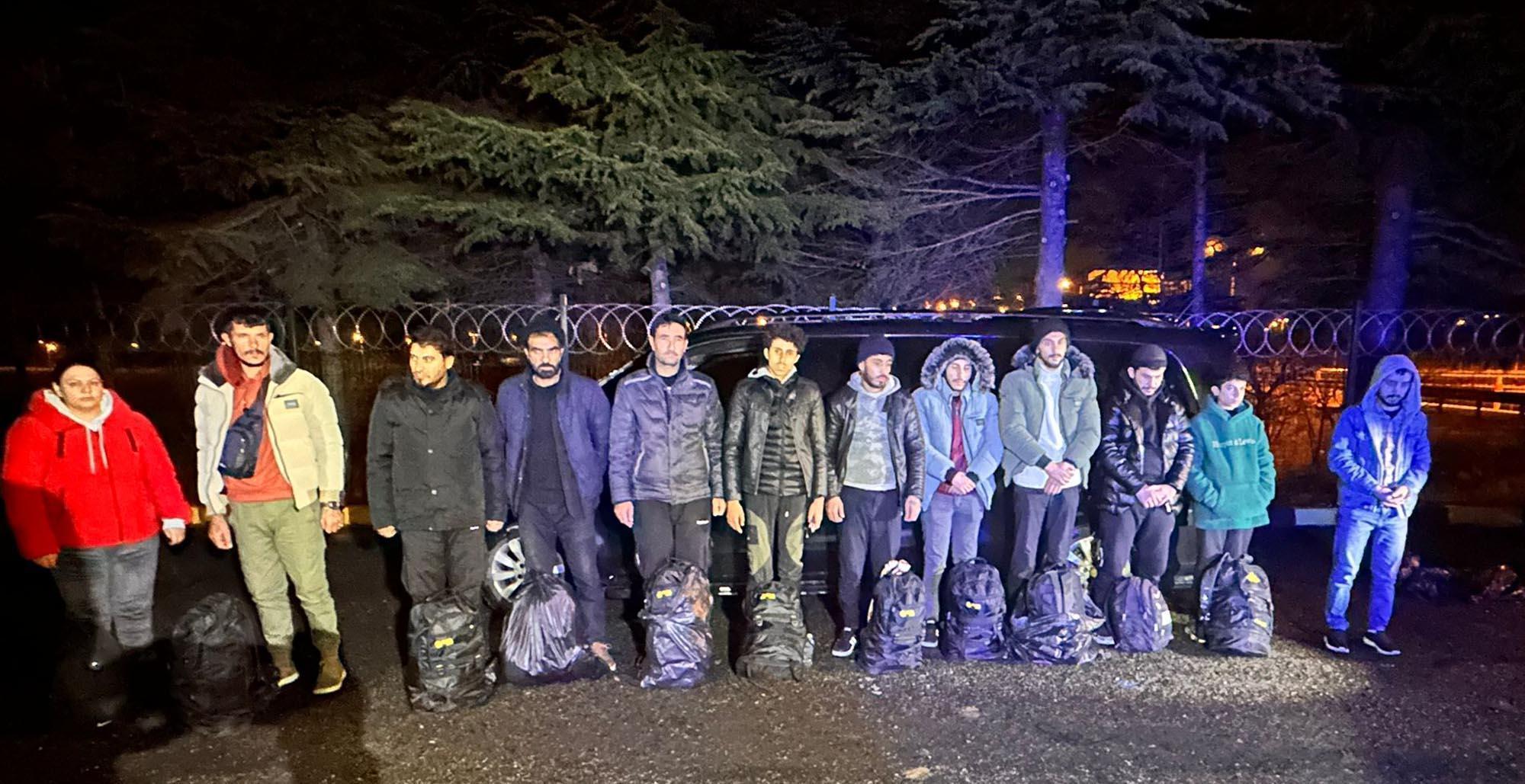 Tekirdağ’da 11 kaçak göçmen ile 1 organizatör yakalandı Tekirdağ’da 11 kaçak göçmen ile 1 organizatör yakalandı