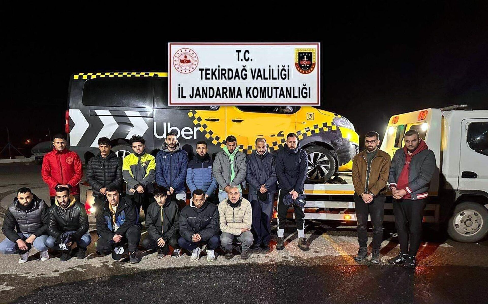 Tekirdağ’da 14 göçmen ile 2 organizatör yakalandı Tekirdağ’da 14 göçmen ile 2 organizatör yakalandı