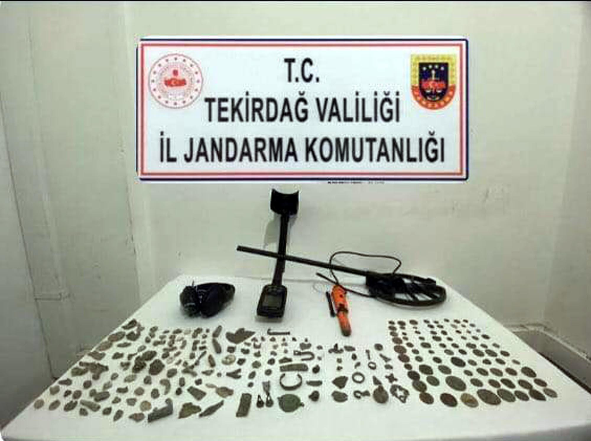 Tekirdağ’da 230 tarihi obje ele geçirildi Tekirdağ’da 230 tarihi obje ele geçirildi