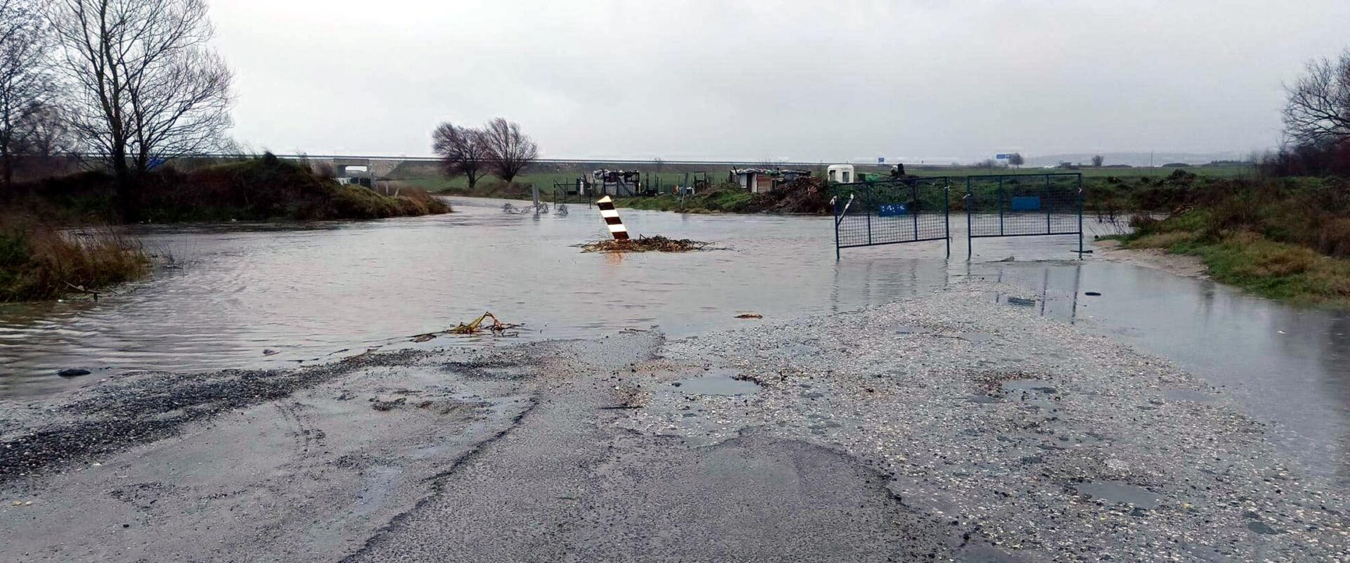 Tekirdağ’da sağanak; dere taştı, köprü sular altında kalınca yol kapatıldı | Çorlu’da Haber Tekirdağ’da sağanak; dere taştı, köprü sular altında kalınca yol kapatıldı | Çorlu’da Haber