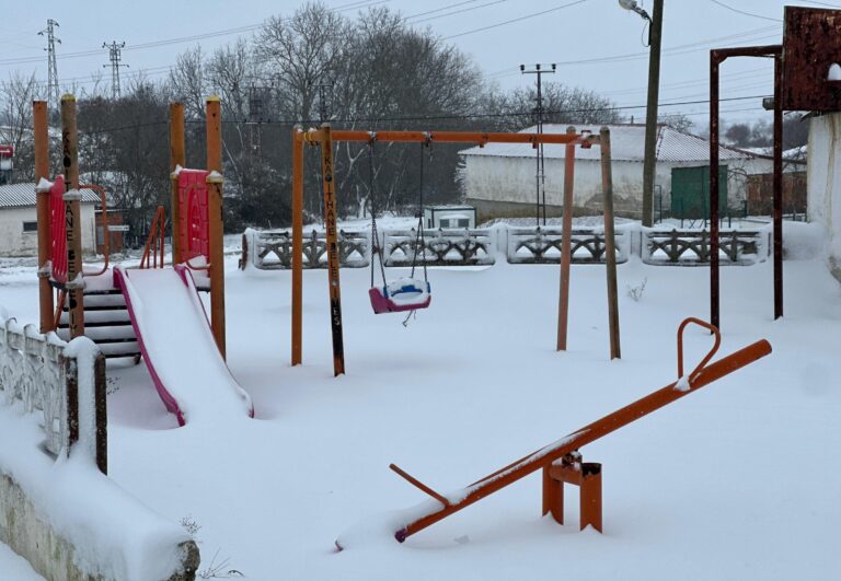 Edirne ve Kırklareli’nin yüksek kesimlerinde kar yağışı