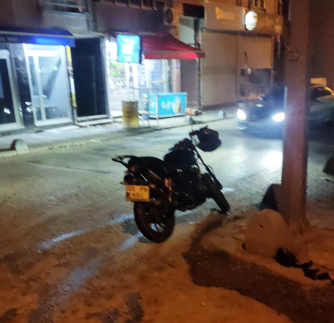 Edirne’de kamyonetle çarpışan motosikletin sürücüsü yaralandı Edirne’de kamyonetle çarpışan motosikletin sürücüsü yaralandı
