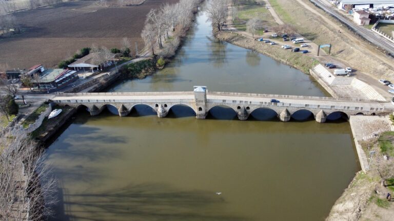 Edirne’de kuruma noktasına gelen nehirlerin debileri 3 kat arttı