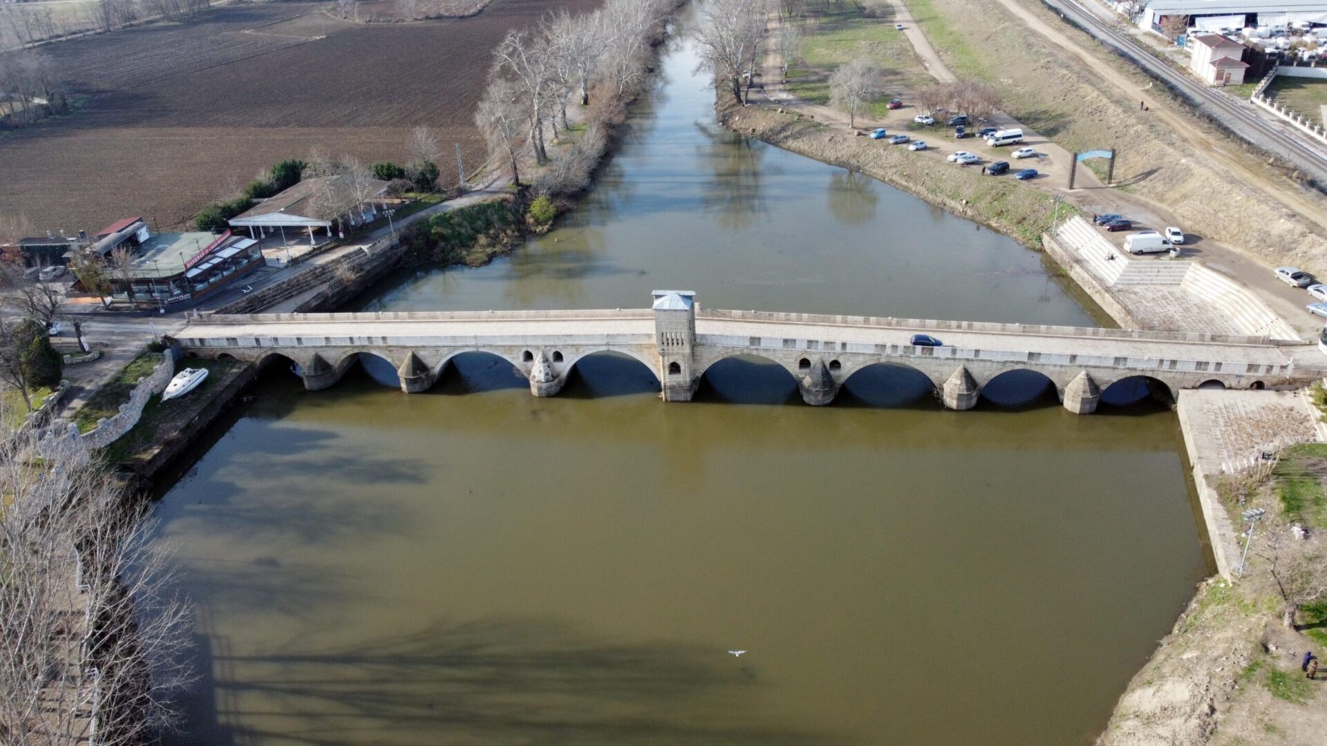 Edirne’de kuruma noktasına gelen nehirlerin debileri 3 kat arttı Edirne’de kuruma noktasına gelen nehirlerin debileri 3 kat arttı