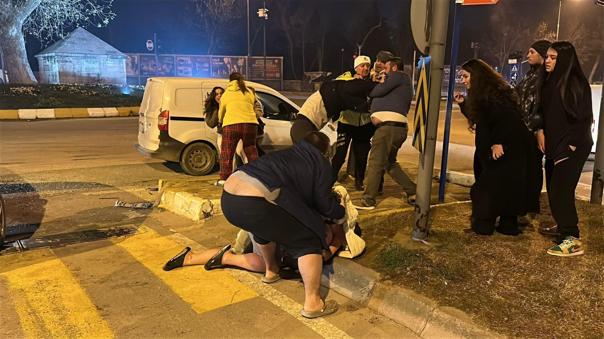 Edirne’de yaralamalı kazanın ardından taraflar kavga etti: 11 gözaltı Edirne’de yaralamalı kazanın ardından taraflar kavga etti: 11 gözaltı