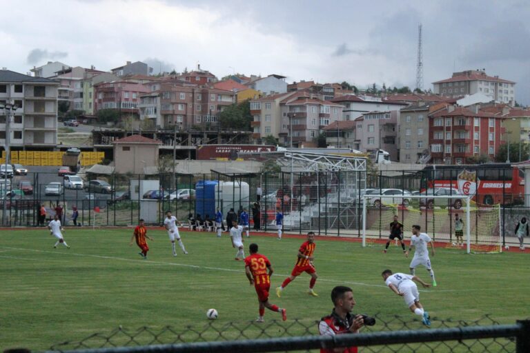 Edirnespor’da teknik direktör ve futbolcular sözleşmelerini feshetti