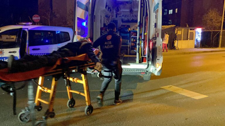Kavgada 5 yerinden bıçaklanarak yaralandı; baba ile oğlu gözaltında | Çorlu’da Haber
