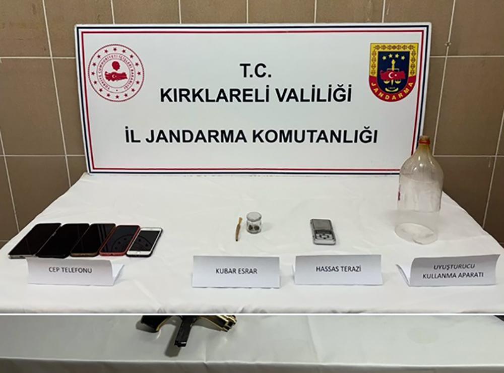 Kırklareli’de esrar ve sahte içki ele geçirildi Kırklareli’de esrar ve sahte içki ele geçirildi