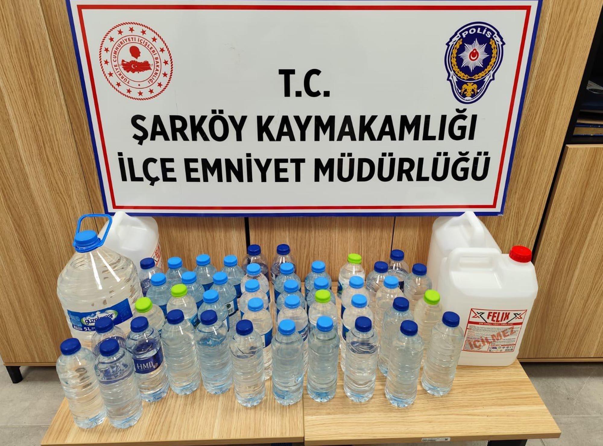 51 Litre Sahte İçki Ele Geçirildi 51 Litre Sahte İçki Ele Geçirildi