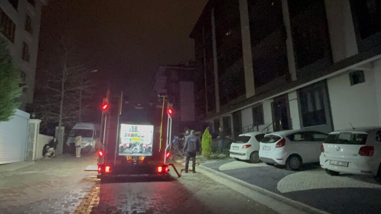 Tekirdağ’da ev yangınında 3 kişi dumandan etkilendi | Çorlu’da Haber