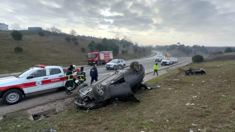 Tekirdağ’da otomobil takla attı; 2 yaralı | Çorlu’da Haber