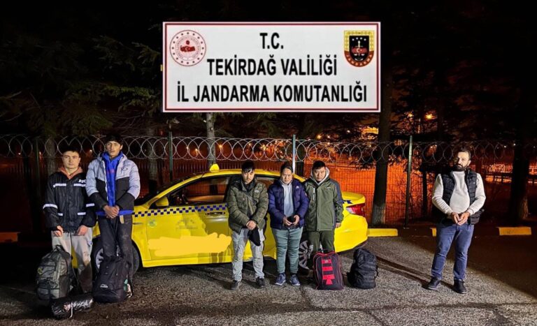 Tekirdağ’da takside 5 kaçak göçmen yakalandı | Çorlu’da Haber