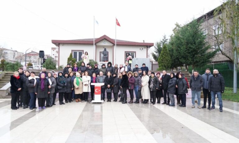 Zübeyde Hanım bir evlat yetiştirdi, o evlat bir millet yetiştirdi.