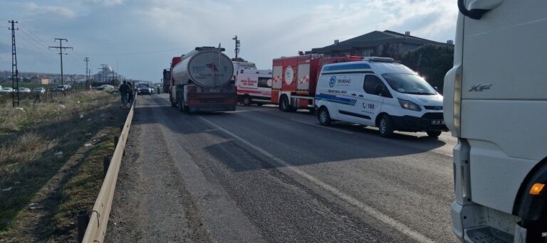 TIR İle Çarpışan Otomobilde Ölü Sayısı 2’ye Yükseldi