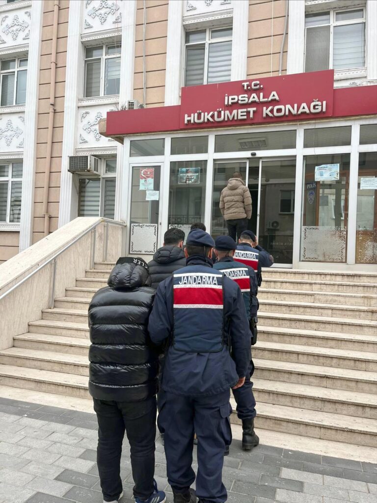 2’si ‘Daltonlar’ suç örgütü üyesi 3 kişi, Yunanistan’a kaçarken yakalandı
