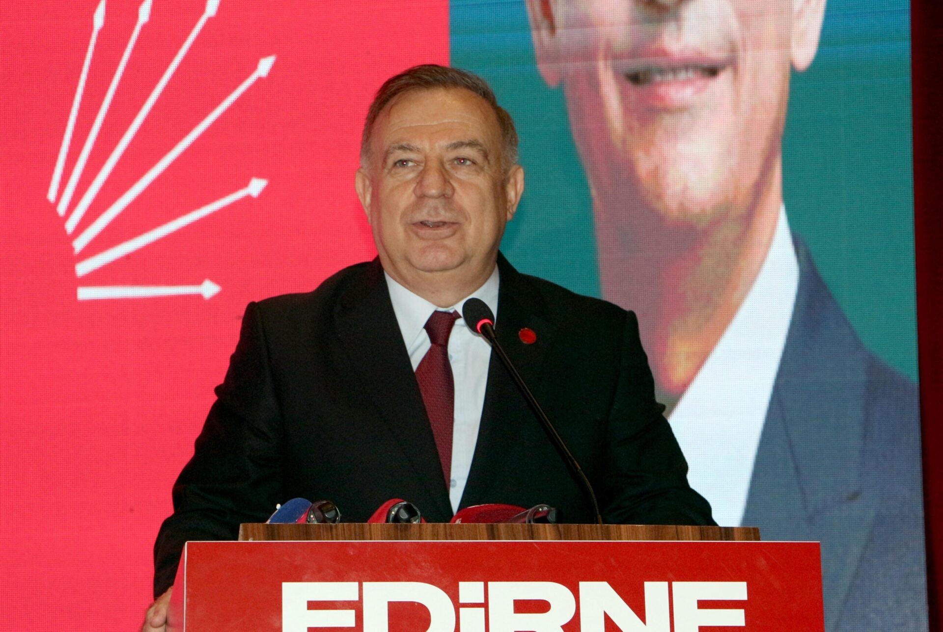 CHP’li Zeybek: İmamoğlu CHP’nin yıldızıdır CHP’li Zeybek: İmamoğlu CHP’nin yıldızıdır
