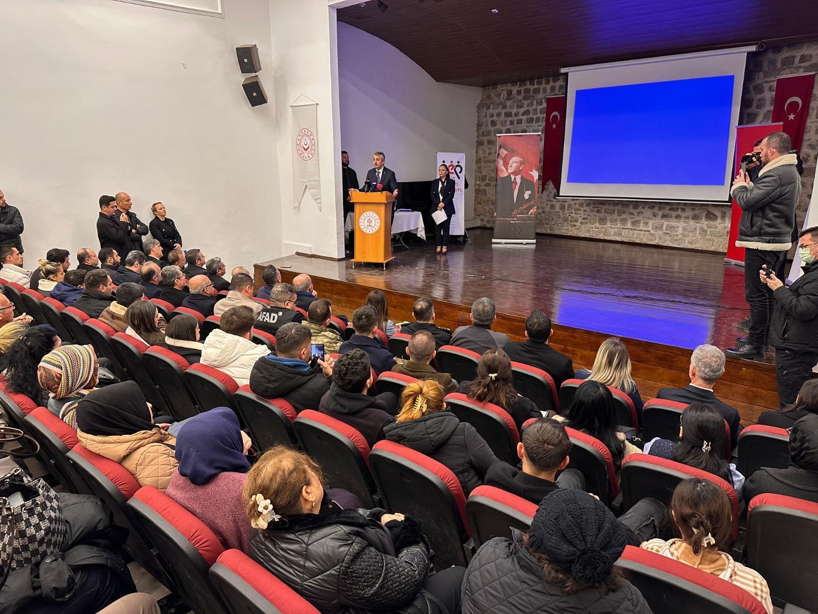 Edirne’de ‘Aile Yılı’ açılışı ve ‘Aile Danışma Merkezi’ tanıtımı yapıldı Edirne’de ‘Aile Yılı’ açılışı ve ‘Aile Danışma Merkezi’ tanıtımı yapıldı
