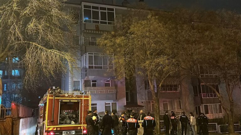 Edirne’de apartman dairesi, balkonda çıkan yangında hasar gördü