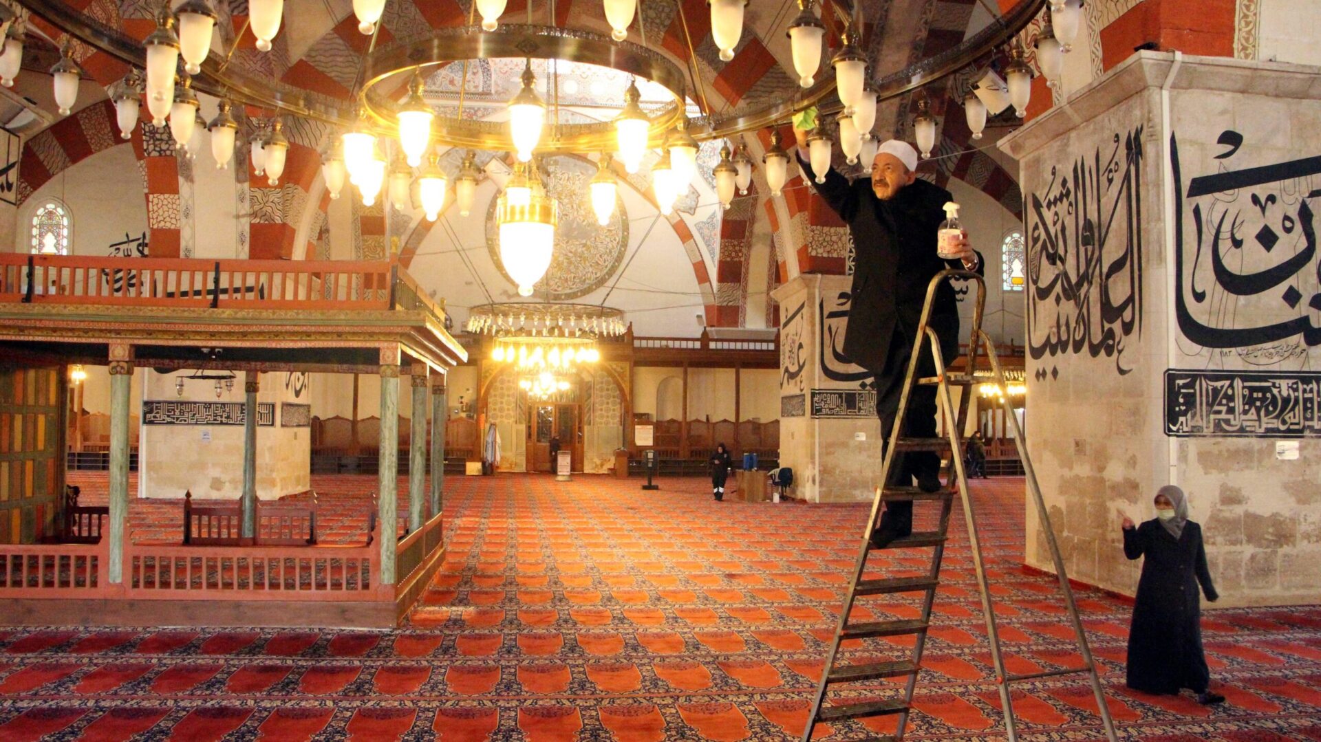 Edirne’de camilerde ramazan hazırlığı Edirne’de camilerde ramazan hazırlığı