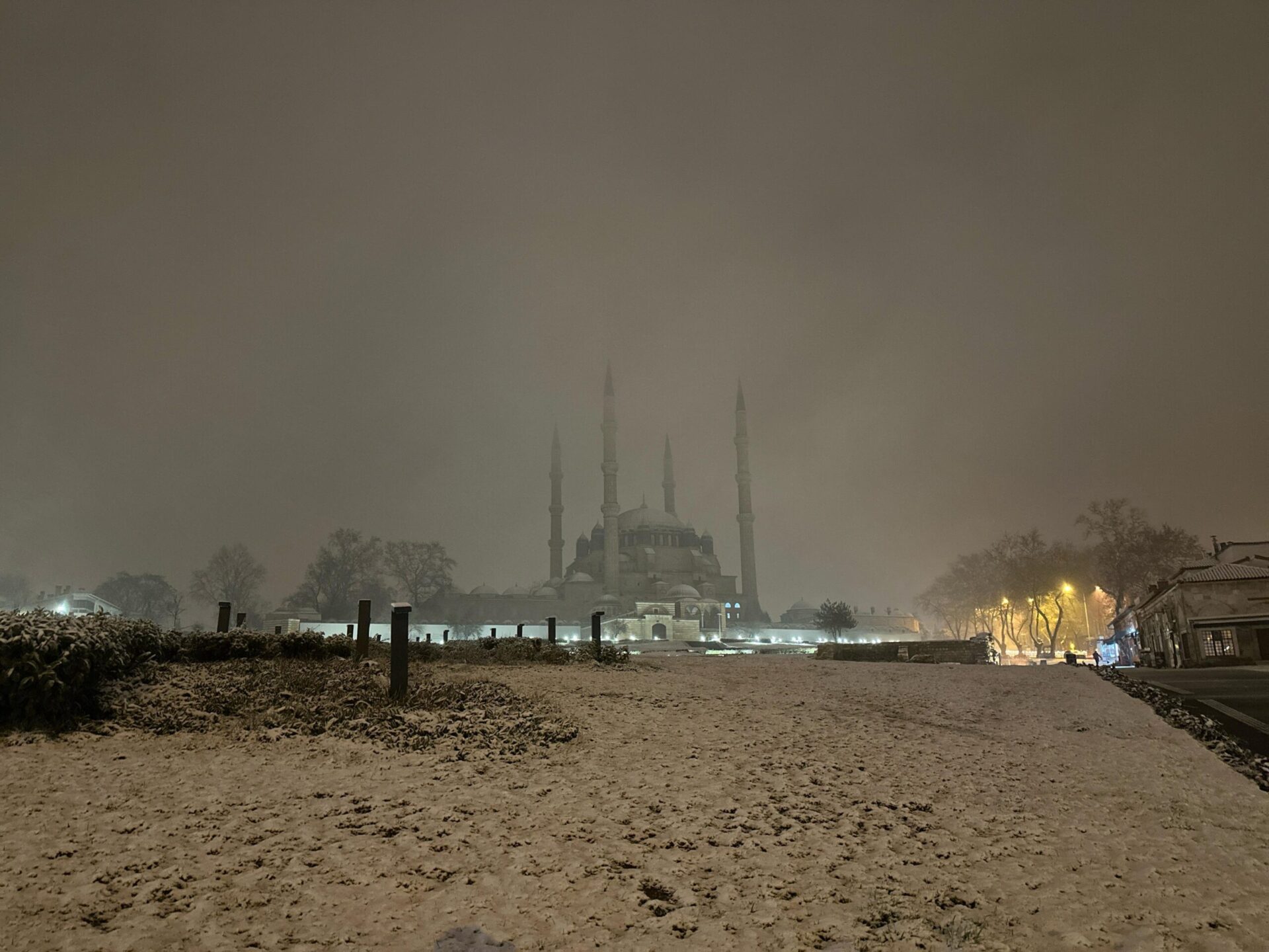 Edirne’de kar etkisini artırdı Edirne’de kar etkisini artırdı