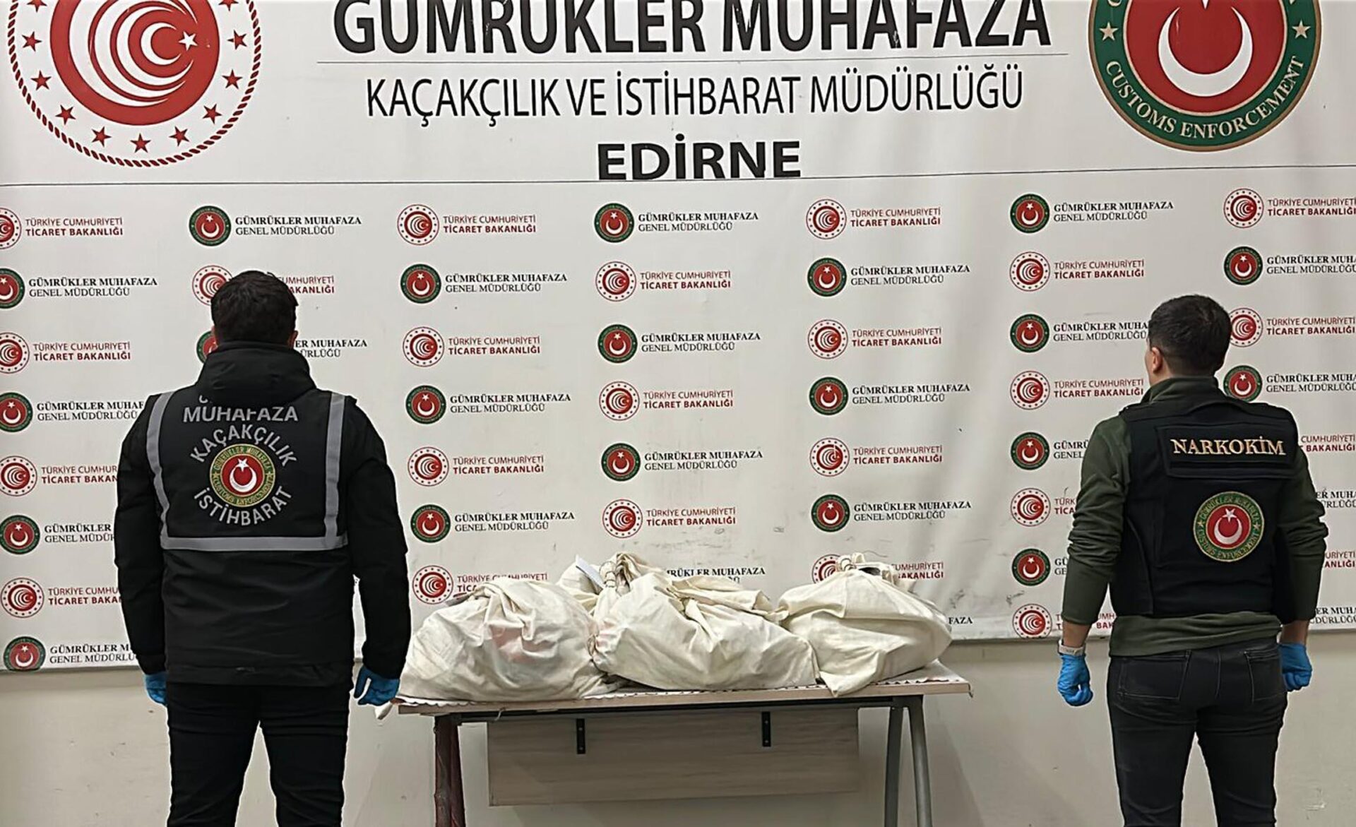 Kapıkule’de TIR’da 67 kilo uyuşturucu ele geçirildi Kapıkule’de TIR’da 67 kilo uyuşturucu ele geçirildi