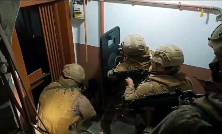 Kuyumcudan ziynet eşyası çalan çeteye operasyonda 5 tutuklama | Çorlu’da Haber