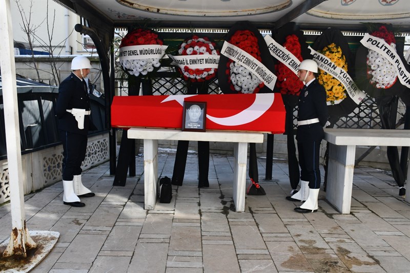 Polis Memuru Ümit Saçan Son Yolculuğuna Uğurlandı_67bd470f6fa17.jpeg