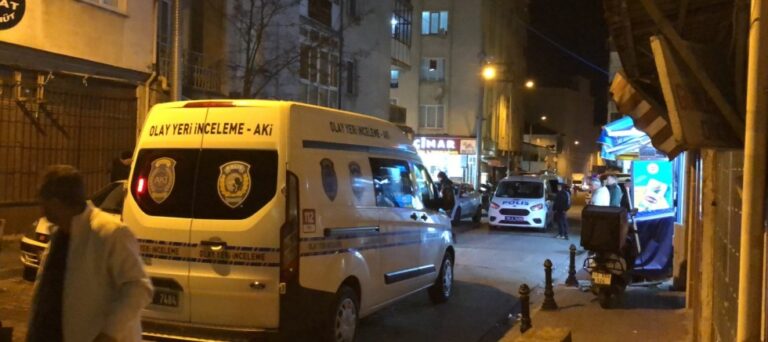 SİLAHLA KAHVE ÖNÜNDE VURULDU