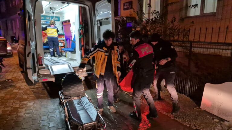 Tartıştığı Babasını Bıçakla Yaraladı