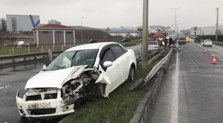 Tekirdağ’da 3 araç kazaya karıştı; 6 yaralı | Çorlu’da Haber